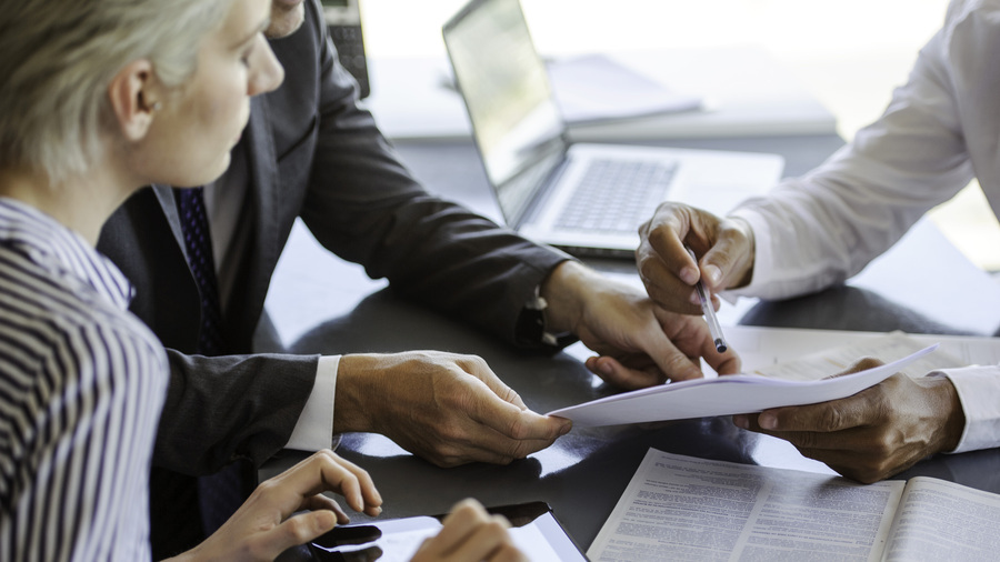 Les ESMS peuvent s'auto-évaluer sur la cybersécurité grâce à l'OpssiMS et faire appel à leur centre régional de ressources cyber pour avoir une évaluation d'un tiers. (Altopress/Photoalto/BSIP)