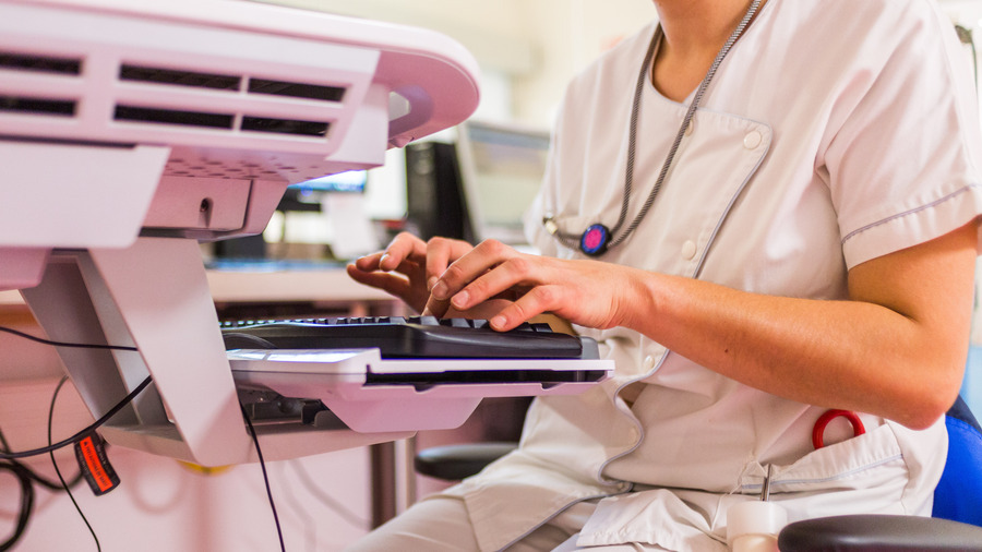 L'ambition de la Délégation du numérique en santé est de créer un environnement de confiance pour les professionnels et les patients, autour de plusieurs principes éthiques. (Burger/Phanie)