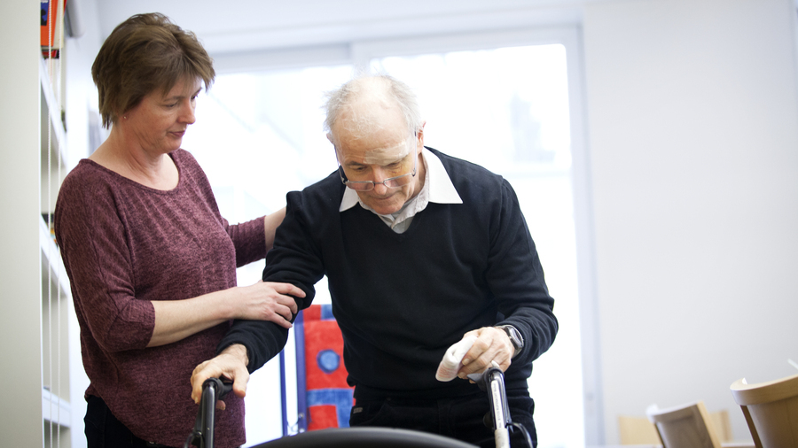Les associations sont satisfaites de la prise en compte de la maladie de Parkinson ou de la sclérose en plaques dans la stratégie nationale sur les maladies neurodégénératives 2025-2030. (Amélie-Benoist/Image point FR/BSIP)

