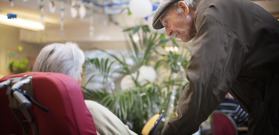 Un pacte avec les pouvoirs publics doit permettre aux Ehpad de faire face au choc démographique de 2030. (Amélie Benoist/Image Point FR/BSIP)