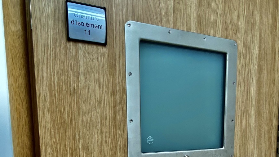 Le suivi des recommandations en urgence, sur des hôpitaux par exemple, du contrôleur général des lieux de privation de liberté va être renforcé, tout comme celui des alertes signalées par courrier au ministre de la Santé. (Caroline Cordier/Hospimedia)