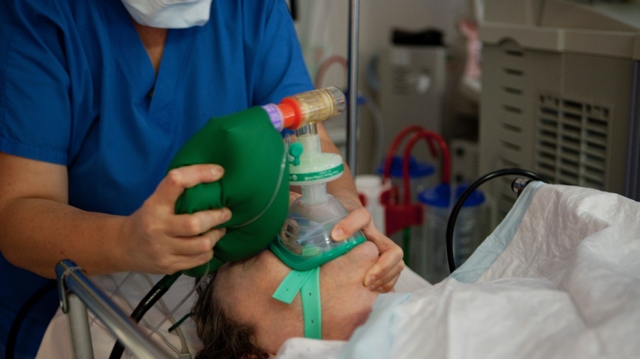 En février 2018, la Clinique Saint-Paul à Fort-de-France a mis fin pour "motifs graves" au contrat d'exercice libéral d'un de ses anesthésistes pour son absence du bloc mais aussi des maltraitances sur ses patients. (Amélie Benoist/Image Point FR/BSIP) - Droits réservés En février 2018, la Clinique Saint-Paul à Fort-de-France a mis fin pour "motifs graves" au contrat d'exercice libéral d'un de ses anesthésistes pour son absence du bloc mais aussi des maltraitances sur ses patients. (Amélie Benoist/Image Point FR/BSIP)