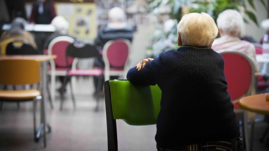 Selon l'enquête Ehpa 2023 de la Drees, 85% de personnes accueillies en établissement d'hébergement n'ont pas ou plus de conjoint. (Amélie Benoist/Image Point FR/BSIP)