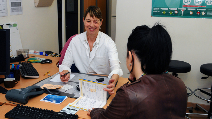 La consultation prévention vise à engager les patients dans le parcours de soins et à changer les pratiques des professionnels de santé. (Aubert/BSIP)
