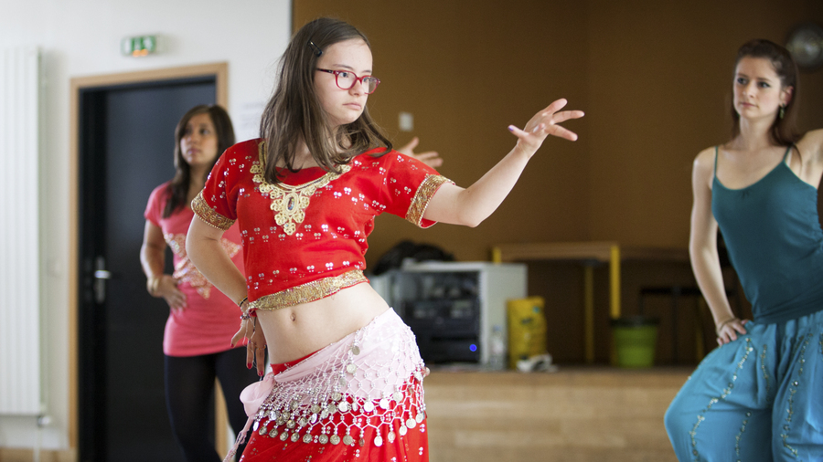 École, travail ou encore loisirs… les recommandations visent à faciliter la mise en accessibilité de tous les environnements pour les personnes ayant un TDI. (Amélie Benoist/Image Point FR/BSIP)