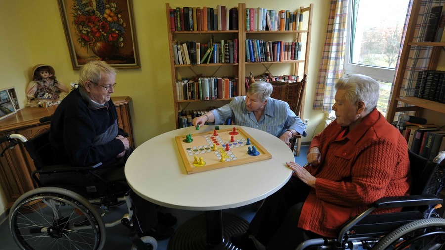 La future conférence nationale de l'autonomie va proposer une feuille de route pour guider les actions de prévention de la perte d'autonomie. (DPA Picture Alliance/BSIP)