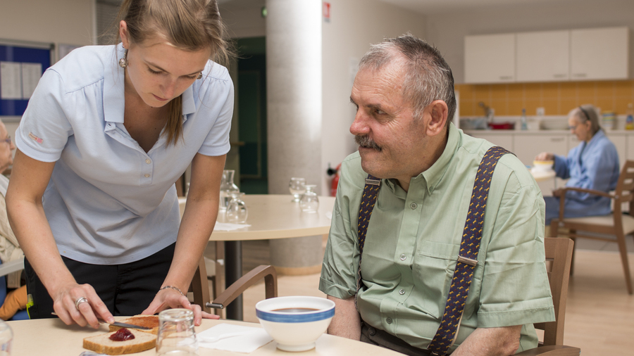 L'idée que les départements seraient aux manettes des financements solidarité inquiète les professionnels du secteur. (Astier/BSIP)