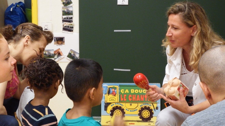 L'analyse individuelle des fonctions et des besoins aidera à prévoir les aménagements scolaires pour les enfants autistes. (Emmanuelle Deleplace/Hospimedia)